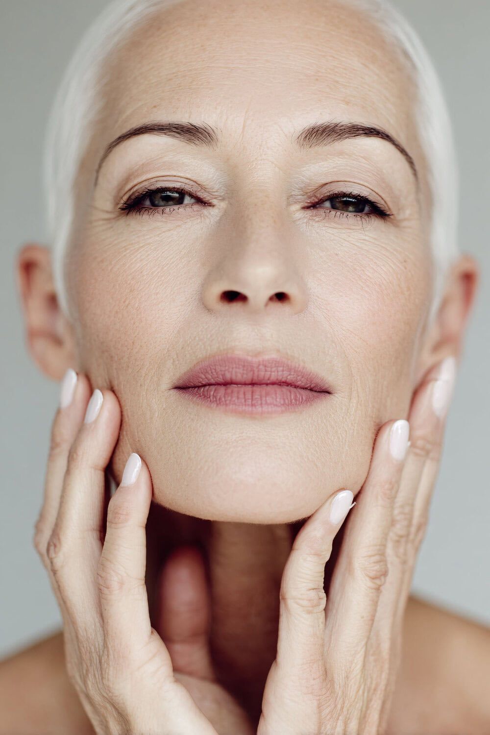 Stralende huid door huidverjonging en anti-aging behandelingen bij Glow Clinic.